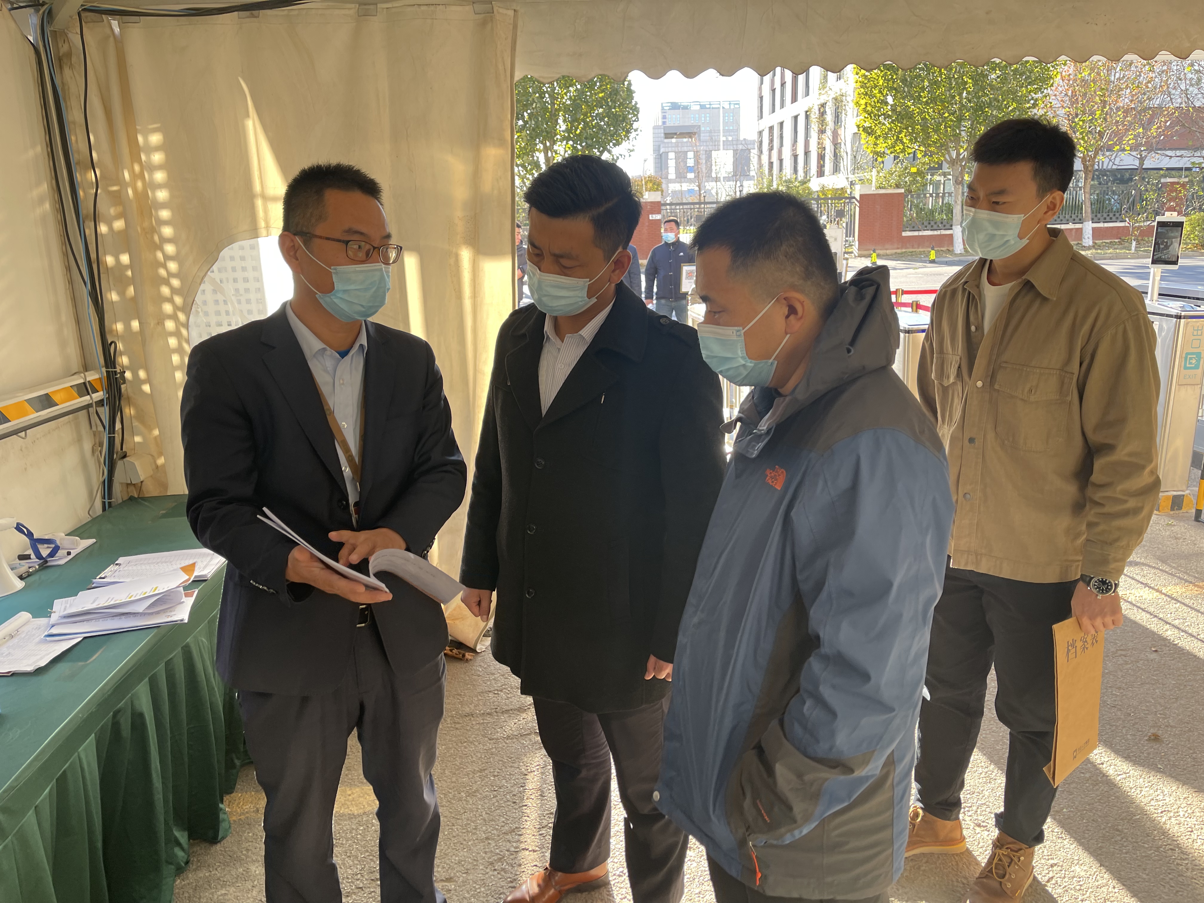 从严从细，绝不松懈！亦庄88858cc永利官网集团开展疫情防控巡查事情