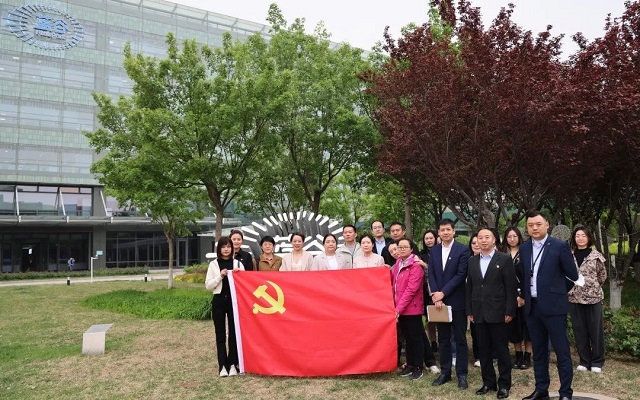 亦庄88858cc永利官网集团组织开展“体验科技立异效果 坚定88858cc永利官网强国战略”主题党日运动