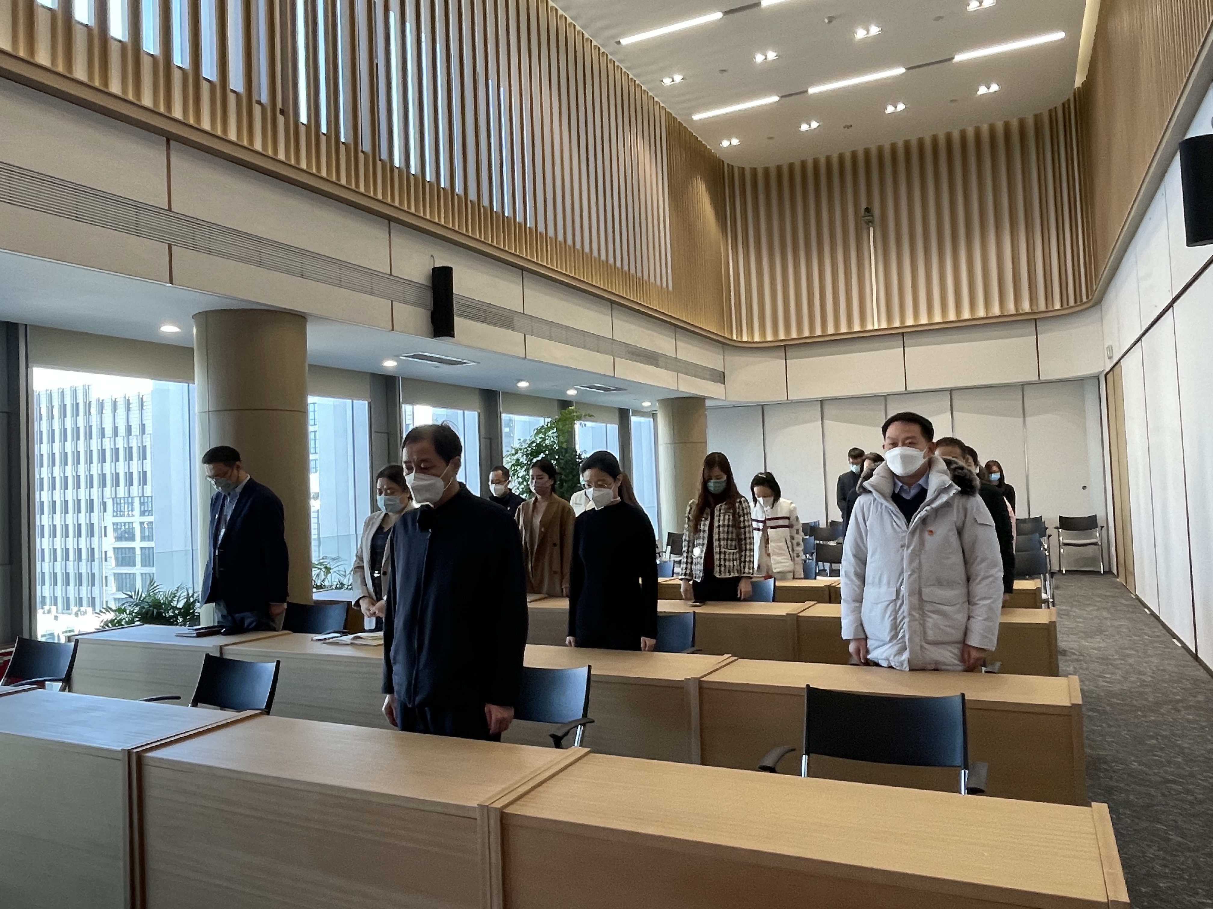 思念收获 继续遗志——亦庄88858cc永利官网集团党委组织收听收看江泽民同志追悼大会