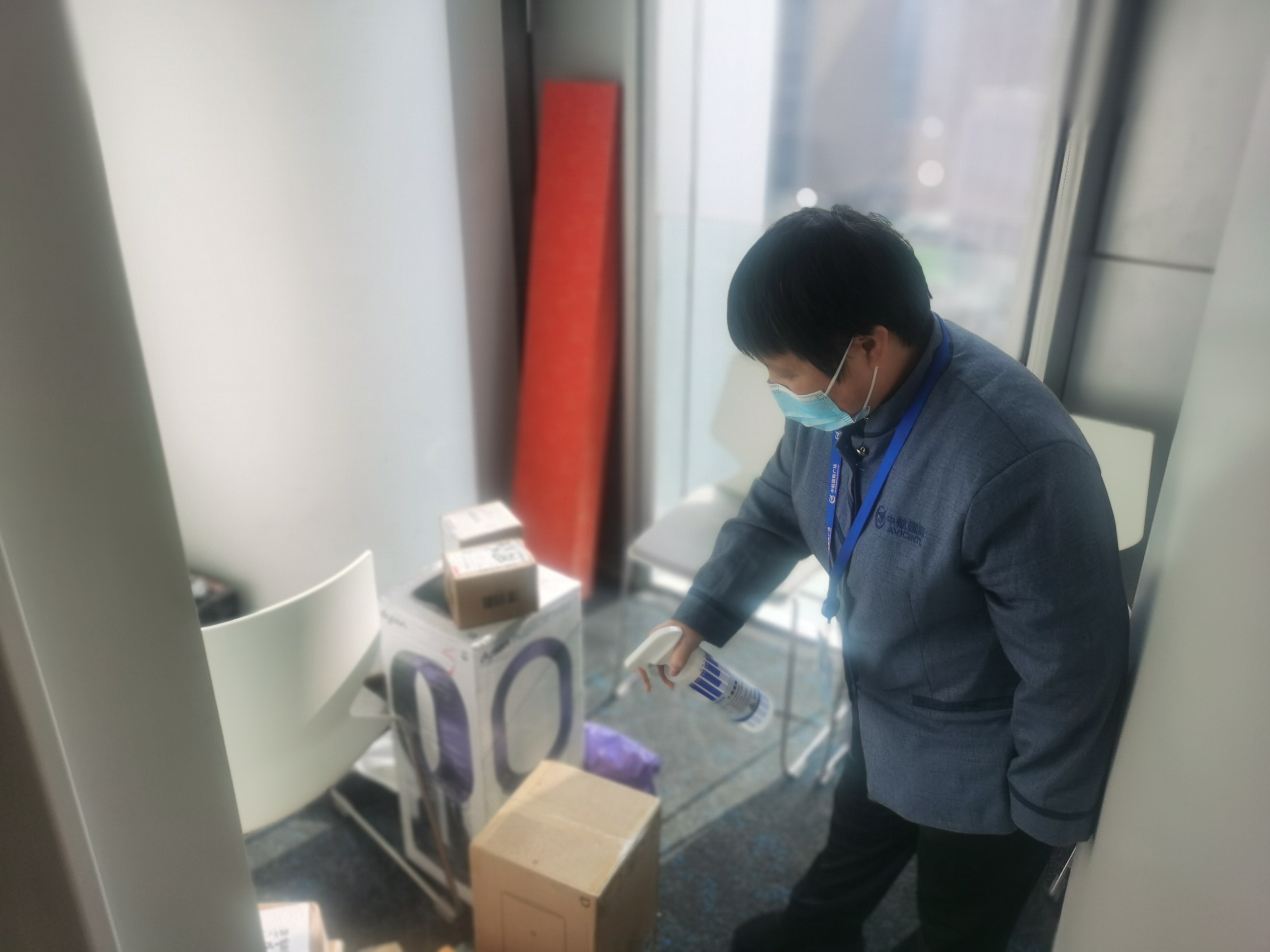 “快递”也要“防疫”——亦庄88858cc永利官网集团严酷落实快递防疫管控事情